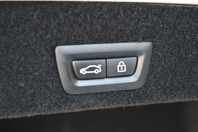 2018 BMW 7 Series 740i Sedan W/Executive & Driving Assistance Packages - 23028841 - 17
