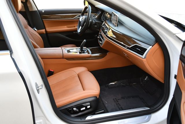 2018 BMW 7 Series 740i Sedan W/Executive & Driving Assistance Packages - 23028841 - 19