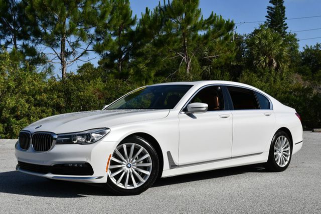 2018 BMW 7 Series 740i Sedan W/Executive & Driving Assistance Packages - 23028841 - 21