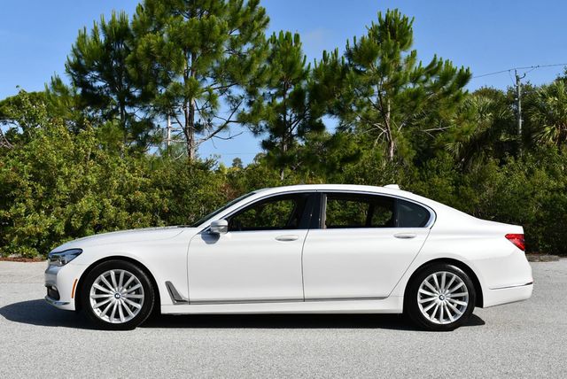 2018 BMW 7 Series 740i Sedan W/Executive & Driving Assistance Packages - 23028841 - 26
