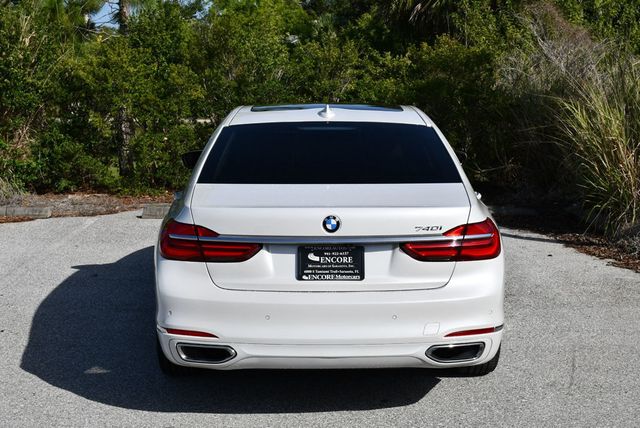 2018 BMW 7 Series 740i Sedan W/Executive & Driving Assistance Packages - 23028841 - 27