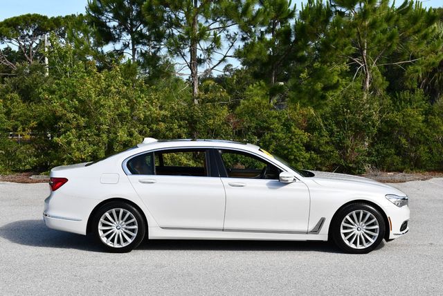 2018 BMW 7 Series 740i Sedan W/Executive & Driving Assistance Packages - 23028841 - 29