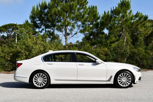 2018 BMW 7 Series 740i Sedan W/Executive & Driving Assistance Packages - 23028841 - 31