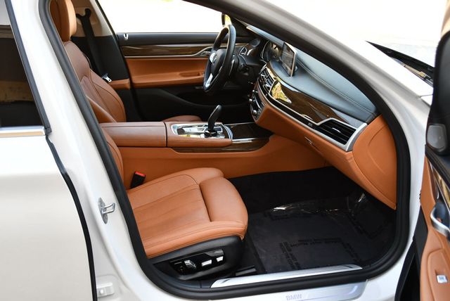 2018 BMW 7 Series 740i Sedan W/Executive & Driving Assistance Packages - 23028841 - 41