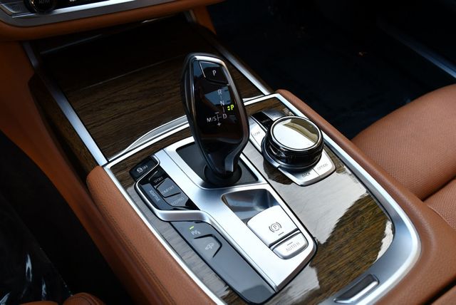 2018 BMW 7 Series 740i Sedan W/Executive & Driving Assistance Packages - 23028841 - 52