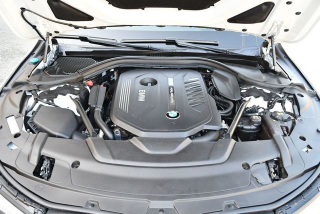 2018 BMW 7 Series 740i Sedan W/Executive & Driving Assistance Packages - 23028841 - 61