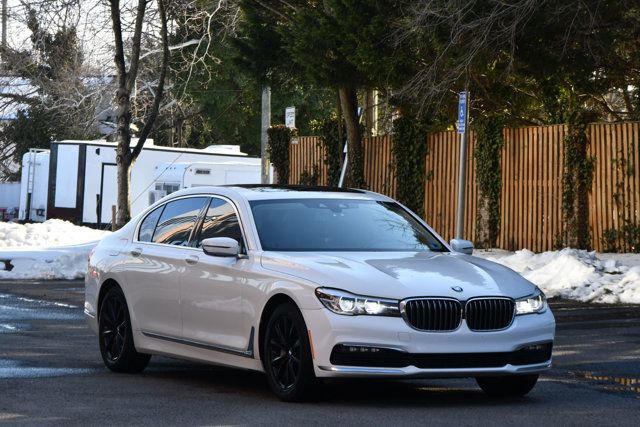 2018 BMW 7 Series 740i xDrive - 22981852 - 11