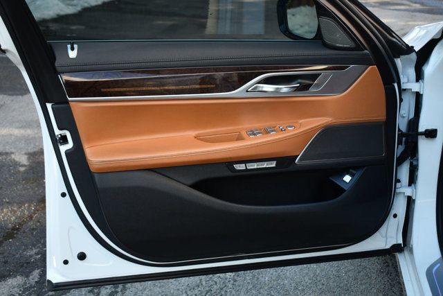 2018 BMW 7 Series 740i xDrive - 22981852 - 15