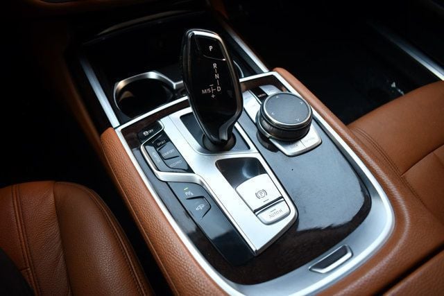 2018 BMW 7 Series 740i xDrive - 22981852 - 34