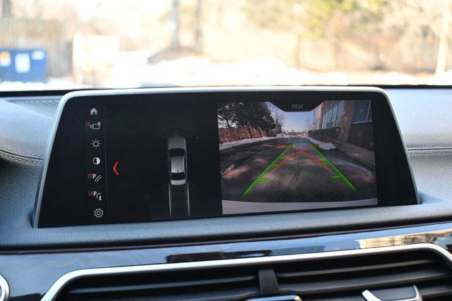 2018 BMW 7 Series 740i xDrive - 22981852 - 35