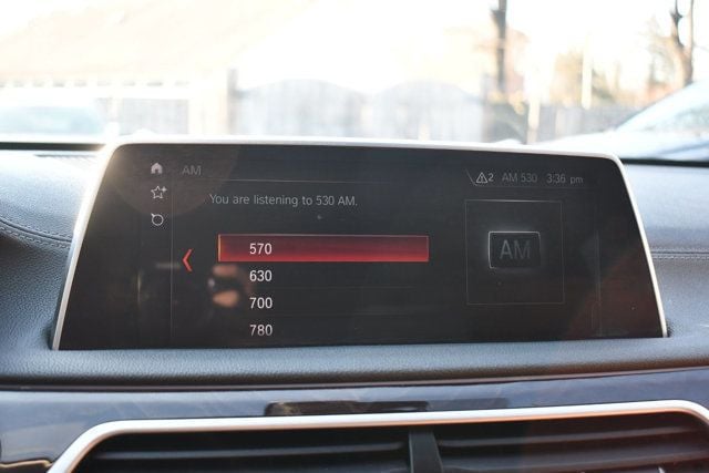 2018 BMW 7 Series 740i xDrive - 22981852 - 38