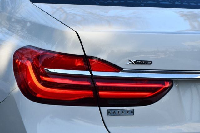2018 BMW 7 Series 740i xDrive - 22981852 - 4