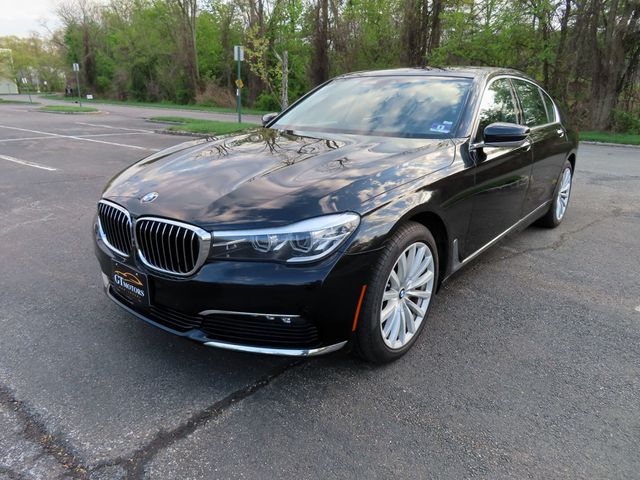 2018 BMW 7 Series 740i xDrive - 22996273 - 10