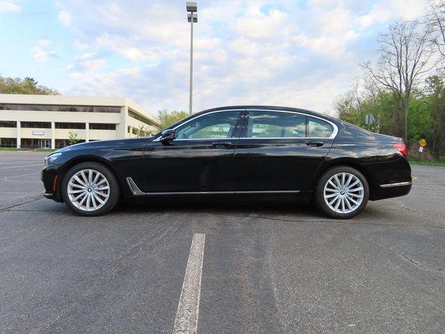 2018 BMW 7 Series 740i xDrive - 22996273 - 11
