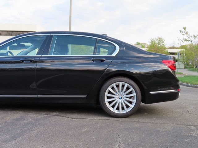 2018 BMW 7 Series 740i xDrive - 22996273 - 13