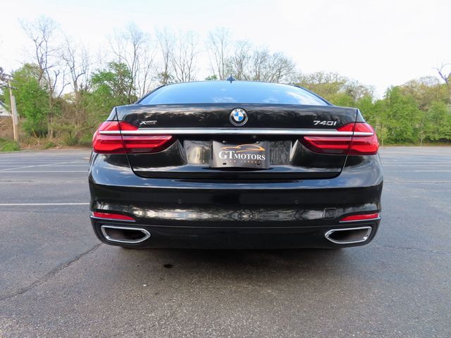 2018 BMW 7 Series 740i xDrive - 22996273 - 15