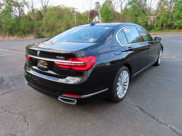 2018 BMW 7 Series 740i xDrive - 22996273 - 17