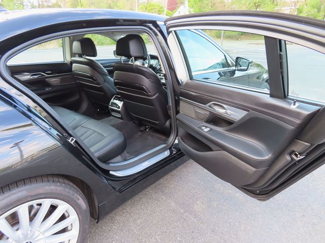2018 BMW 7 Series 740i xDrive - 22996273 - 29