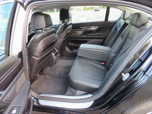 2018 BMW 7 Series 740i xDrive - 22996273 - 33