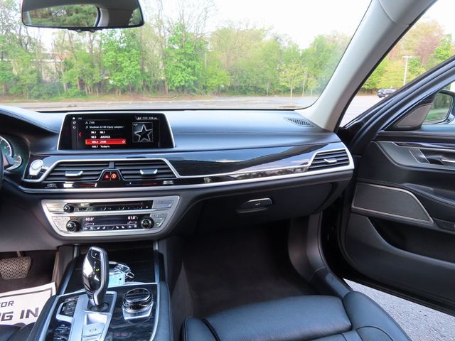 2018 BMW 7 Series 740i xDrive - 22996273 - 37