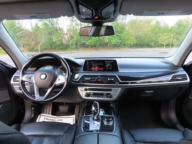 2018 BMW 7 Series 740i xDrive - 22996273 - 3