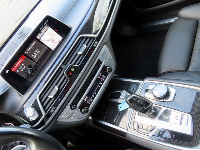 2018 BMW 7 Series 740i xDrive - 22996273 - 46