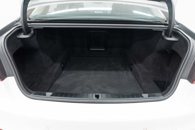 2018 BMW 7 Series 740i xDrive - 23051388 - 37