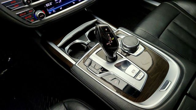 2018 BMW 7 Series 740i xDrive - 23097115 - 16