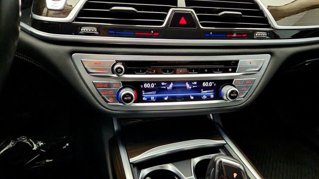2018 BMW 7 Series 740i xDrive - 23097115 - 17