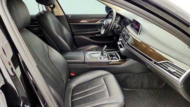 2018 BMW 7 Series 740i xDrive - 23097115 - 24