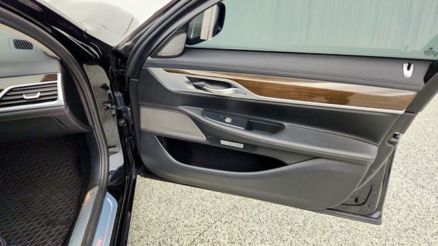 2018 BMW 7 Series 740i xDrive - 23097115 - 26