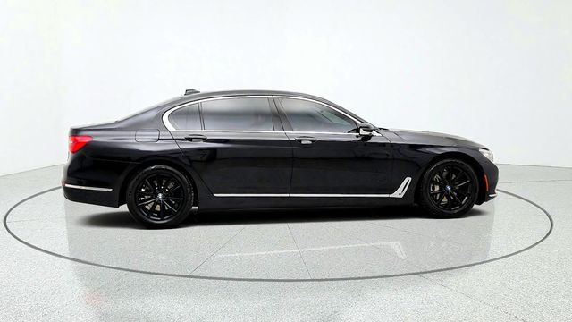 2018 BMW 7 Series 740i xDrive - 23097115 - 3
