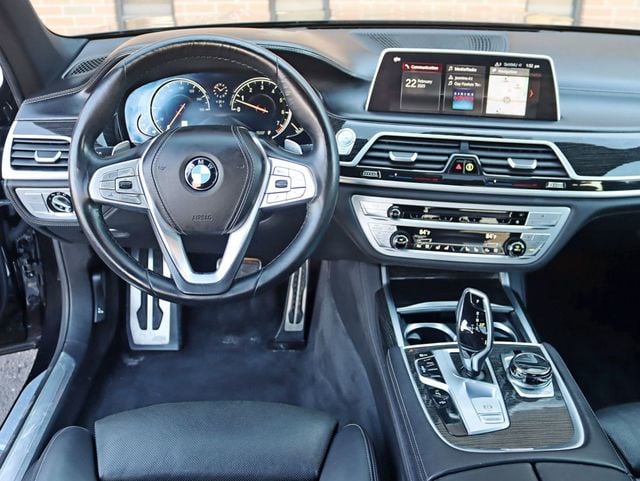 2018 BMW 7 Series 740i xDrive M Sport / Executive Pkg - 22780711 - 11