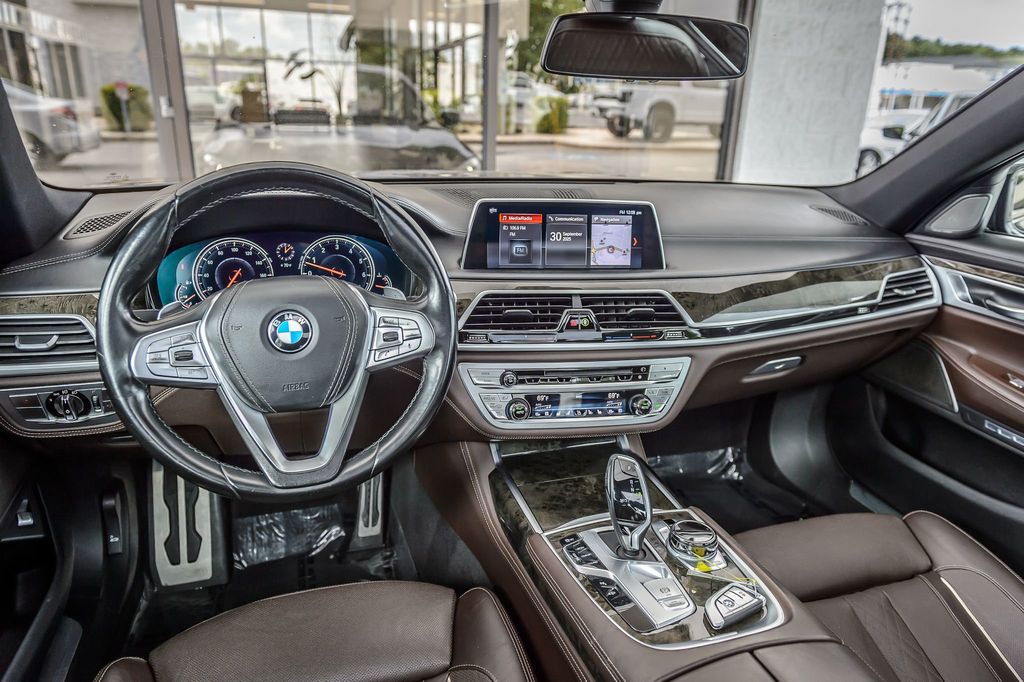 2018 BMW 7 Series 740i xDRIVE M SPORT - NAV - BLUETOOTH - BACKUP CAM - CARBON CORE - 22915195 - 24