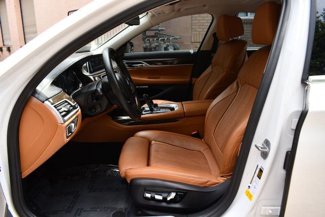 2018 BMW 7 Series 750i - 22862608 - 21