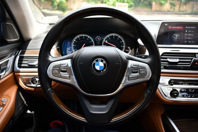 2018 BMW 7 Series 750i - 22862608 - 25