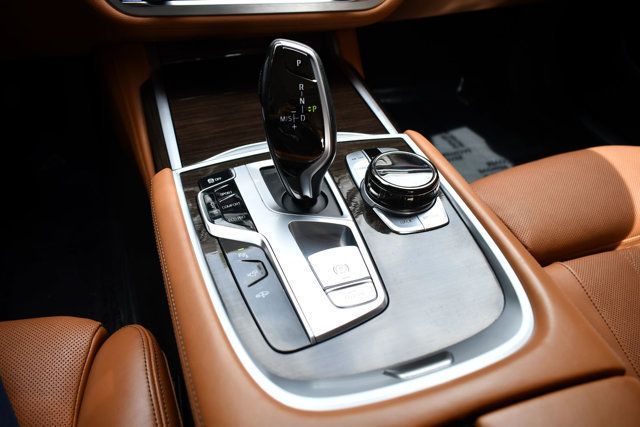 2018 BMW 7 Series 750i - 22862608 - 31