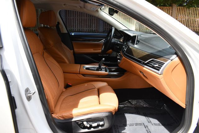 2018 BMW 7 Series 750i - 22862608 - 37