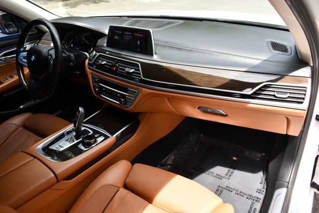 2018 BMW 7 Series 750i - 22862608 - 38