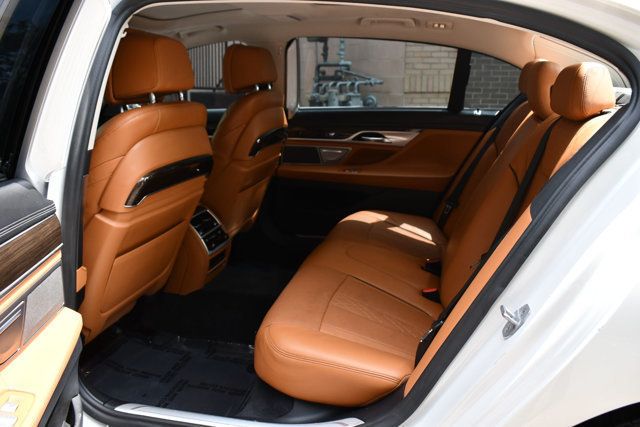 2018 BMW 7 Series 750i - 22862608 - 43