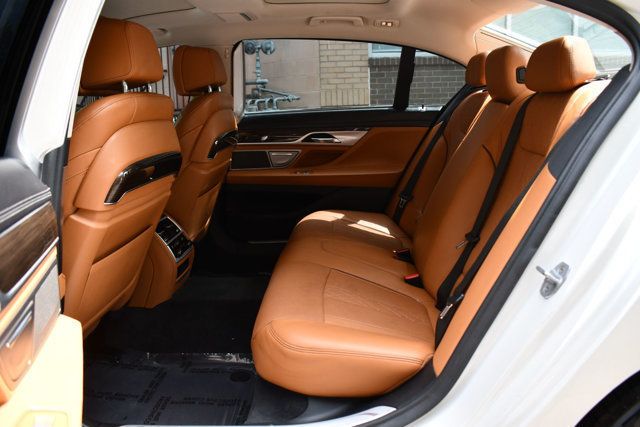 2018 BMW 7 Series 750i - 22862608 - 44