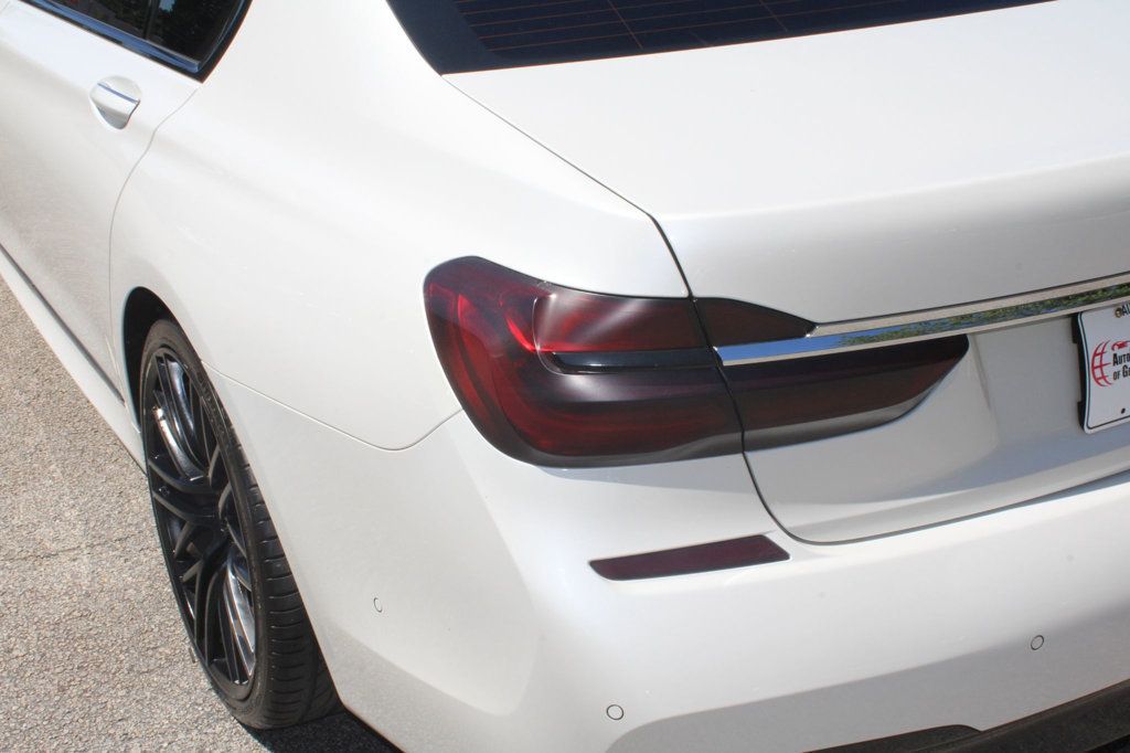 2018 Bmw 750i Sedan photo 11