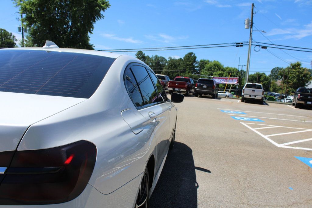 2018 Bmw 750i Sedan photo 15