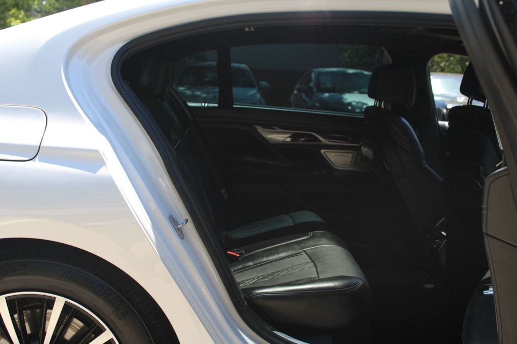 2018 Bmw 750i Sedan photo 21