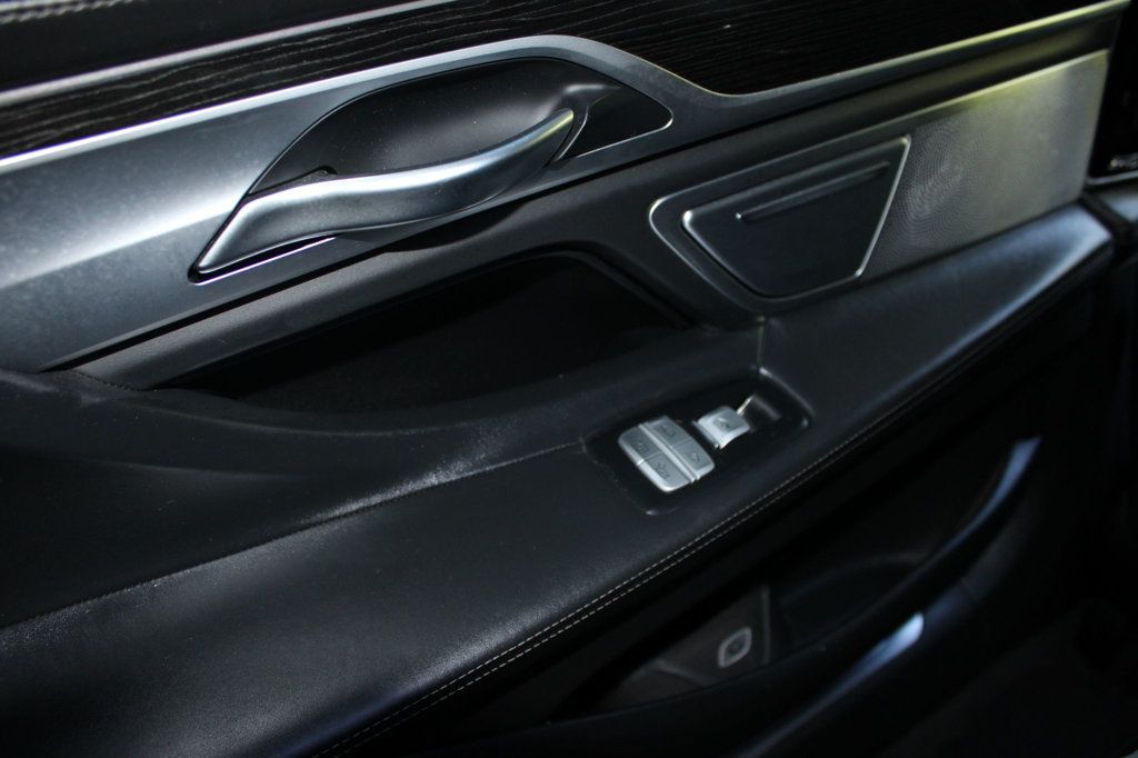 2018 Bmw 750i Sedan photo 28
