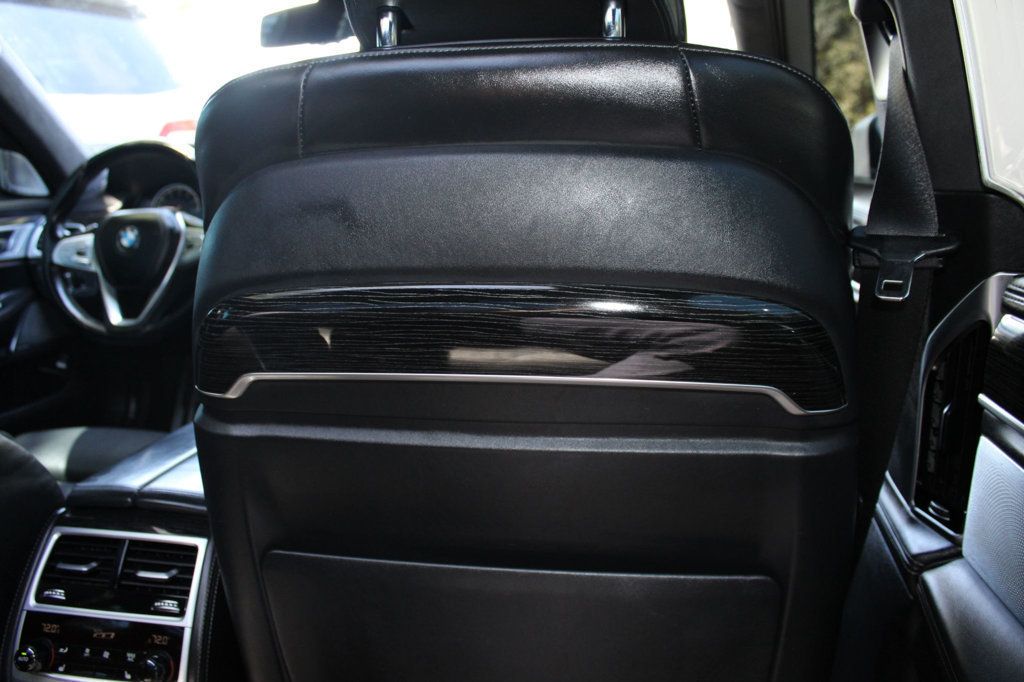 2018 Bmw 750i Sedan photo 29