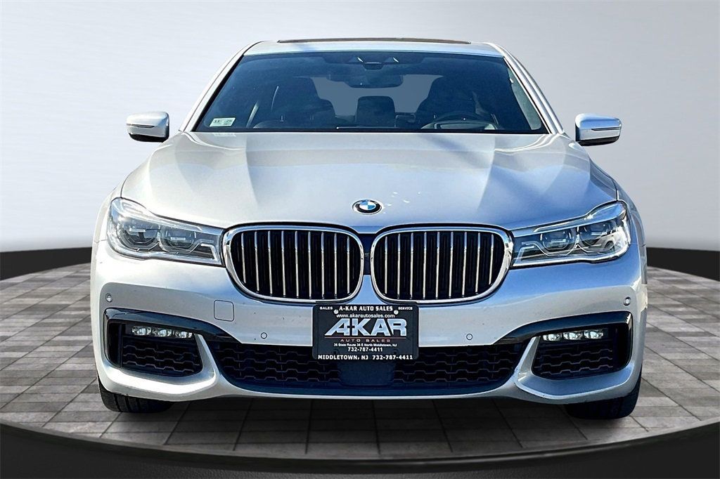 2018 Bmw 750i / B7 xDrive Sedan photo 2