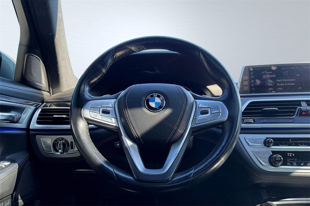 2018 Bmw 750i / B7 xDrive Sedan photo 20