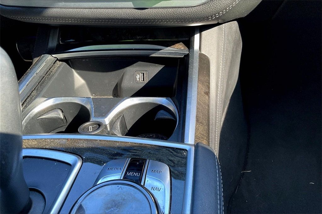 2018 Bmw 750i / B7 xDrive Sedan photo 25