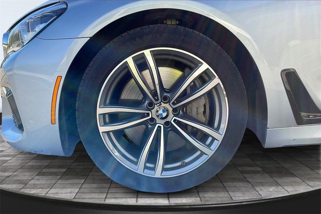 2018 Bmw 750i / B7 xDrive Sedan photo 35